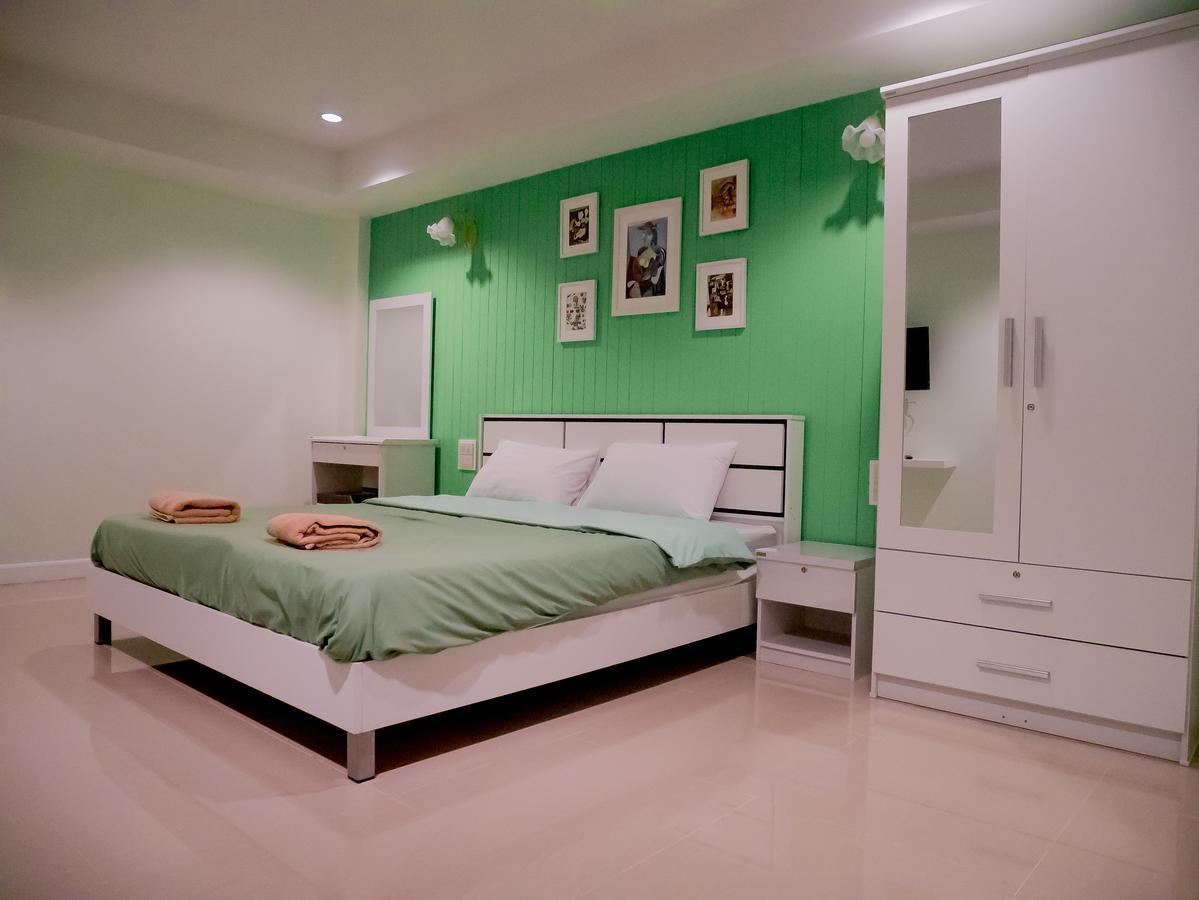 Uj Apartment Bangsaen Esterno foto